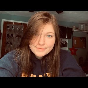 Meet your Posher, Alyssa